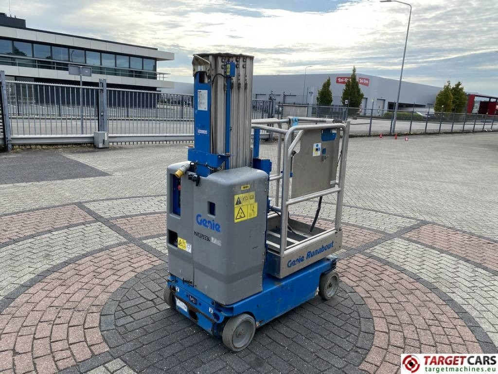 Genie GR20 Runabout Electric Vertical Mast Lift 802cm - Вертикальный мачтовый подъемник: фото 3 Genie GR20 Runabout Electric Vertical Mast Lift 802cm - Вертикальный мачтовый подъемник: фото 3