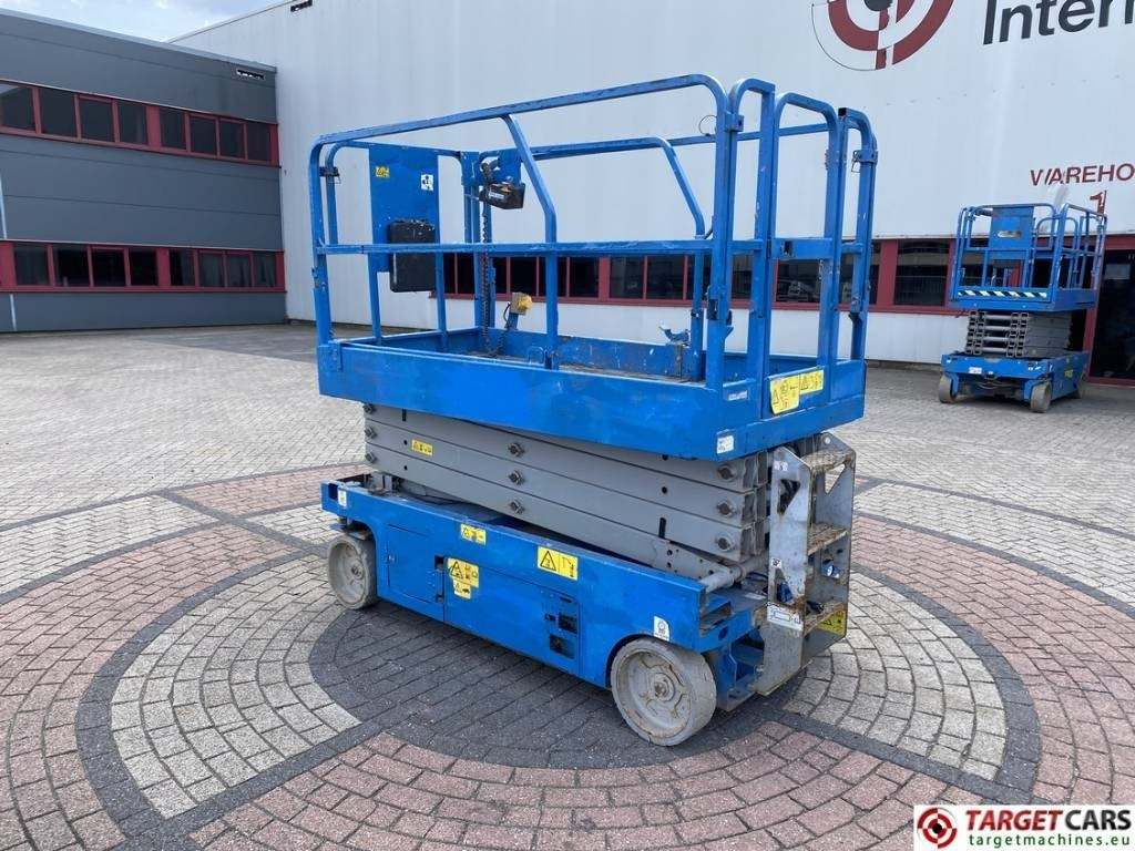 Genie GS-2646 Electric GS2646 Scissor Work Lift 992cm - Ножничный подъемник: фото 4 Genie GS-2646 Electric GS2646 Scissor Work Lift 992cm - Ножничный подъемник: фото 4