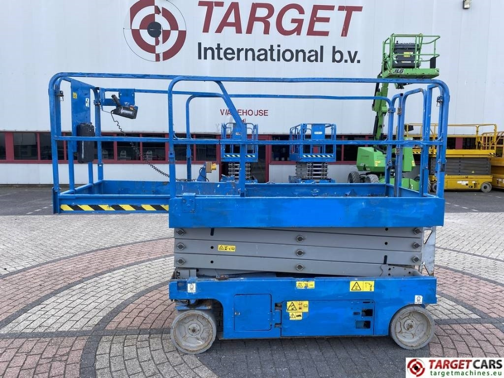 Genie GS-2646 Electric GS2646 Scissor Work Lift 992cm - Ножничный подъемник: фото 5 Genie GS-2646 Electric GS2646 Scissor Work Lift 992cm - Ножничный подъемник: фото 5