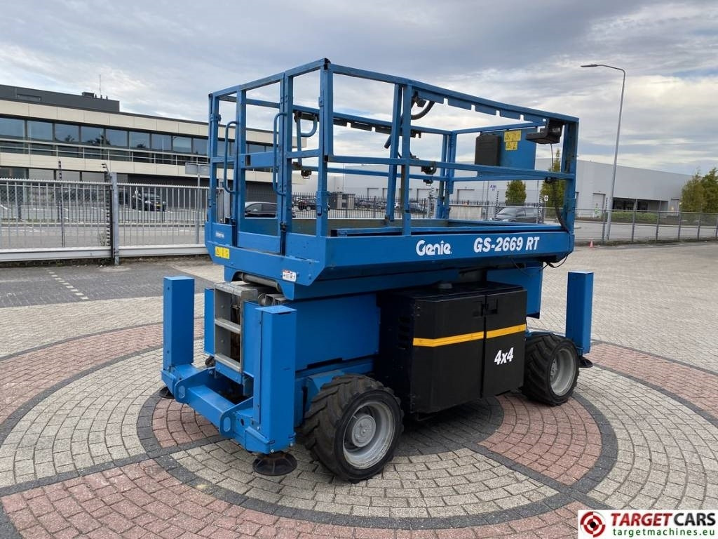 Genie GS-2669RT Diesel 4x4 Scissor Work Lift 1000cm - Ножничный подъемник: фото 3 Genie GS-2669RT Diesel 4x4 Scissor Work Lift 1000cm - Ножничный подъемник: фото 3