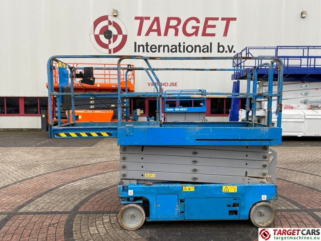 Genie GS-3246 Electric Scissor Work Lift 1175cm - Ножничный подъемник: фото 4 Genie GS-3246 Electric Scissor Work Lift 1175cm - Ножничный подъемник: фото 4
