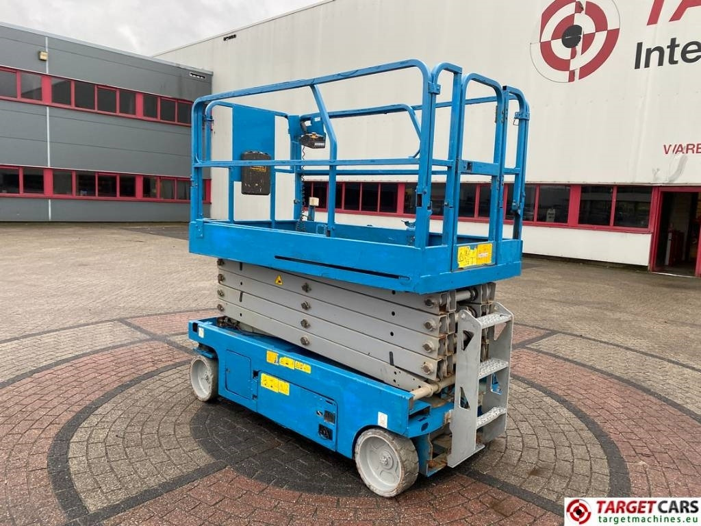 Genie GS-3246 Electric Scissor Work Lift 1175cm  - Ножничный подъемник: фото 4 Genie GS-3246 Electric Scissor Work Lift 1175cm  - Ножничный подъемник: фото 4