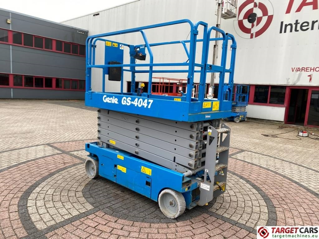 Genie GS-4047 Electric GS4047 Scissor Work Lift 1389cm - Ножничный подъемник: фото 4 Genie GS-4047 Electric GS4047 Scissor Work Lift 1389cm - Ножничный подъемник: фото 4