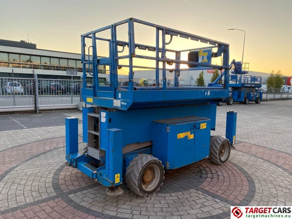 Genie GS-4069 DC Electric GS4069 Scissor WorkLift 1412cm - Ножничный подъемник: фото 3 Genie GS-4069 DC Electric GS4069 Scissor WorkLift 1412cm - Ножничный подъемник: фото 3