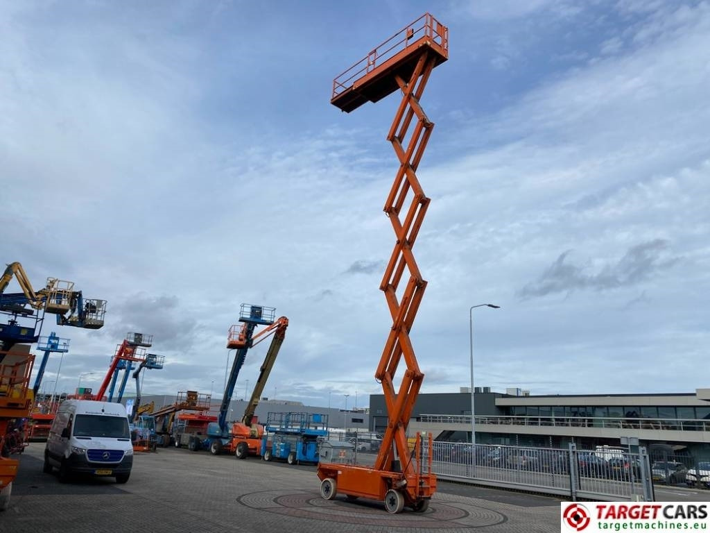 Ножничный подъемник JLG 153-12 Liftlux Electric Scissor Work Lift 1730cm: фото 7 Ножничный подъемник JLG 153-12 Liftlux Electric Scissor Work Lift 1730cm: фото 7