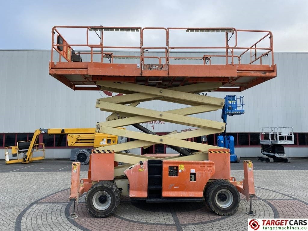 JLG 4394RT Diesel 4x4 Scissor Work Lift 1511cm - Ножничный подъемник: фото 5 JLG 4394RT Diesel 4x4 Scissor Work Lift 1511cm - Ножничный подъемник: фото 5