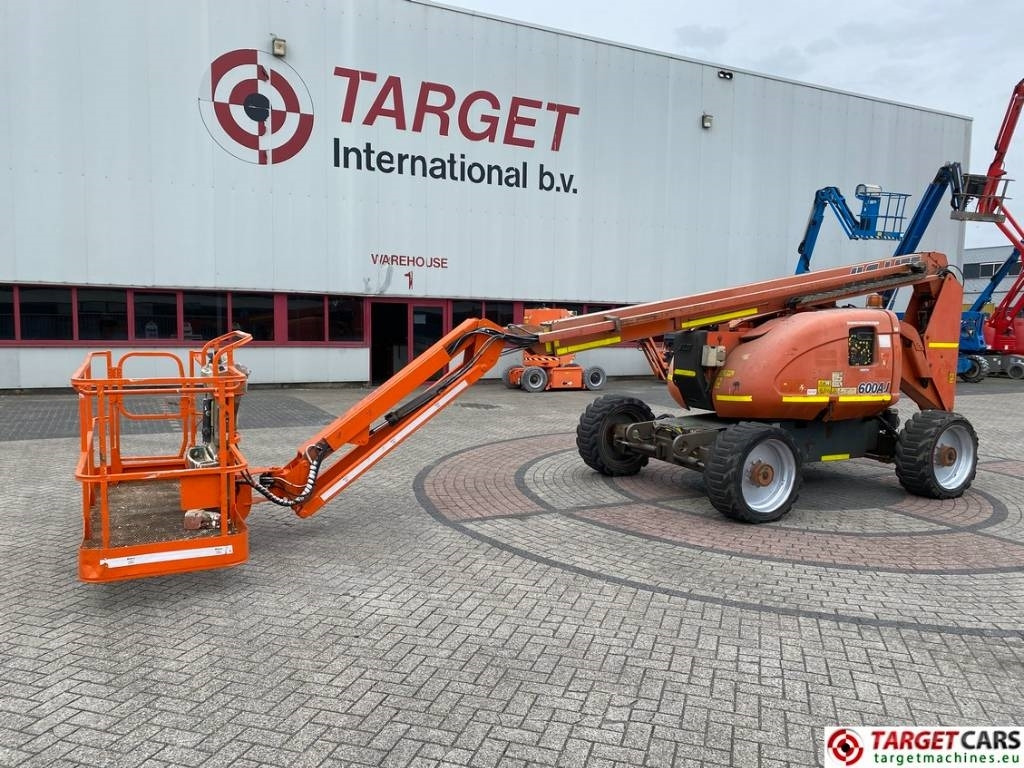 JLG 600AJ Articulated 4x4x4 Diesel Boom Lift 2047cm - Коленчатый подъемник: фото 1 JLG 600AJ Articulated 4x4x4 Diesel Boom Lift 2047cm - Коленчатый подъемник: фото 1