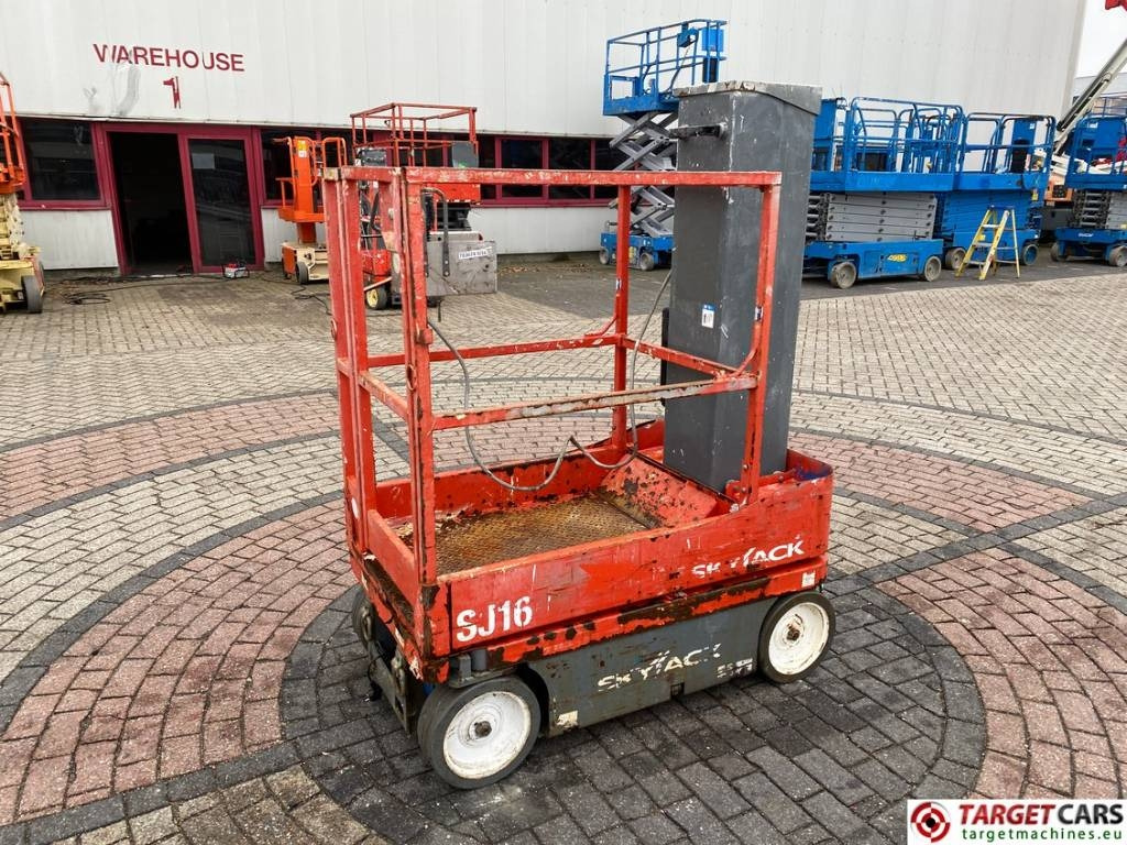 SkyJack SJ16 Electric Vertical Mast Work Lift 675cm - Вертикальный мачтовый подъемник: фото 1 SkyJack SJ16 Electric Vertical Mast Work Lift 675cm - Вертикальный мачтовый подъемник: фото 1