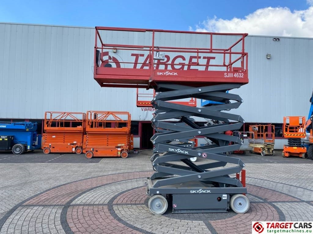 SkyJack SJ4632 Electric 4632 Scissor Work LIft 1170cm - Ножничный подъемник: фото 5 SkyJack SJ4632 Electric 4632 Scissor Work LIft 1170cm - Ножничный подъемник: фото 5