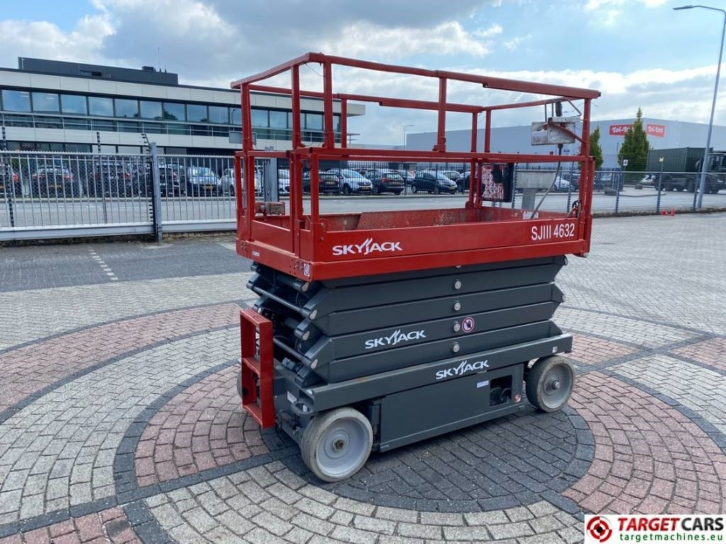 SkyJack SJ4632 Electric 4632 Scissor Work LIft 1170cm - Ножничный подъемник: фото 3 SkyJack SJ4632 Electric 4632 Scissor Work LIft 1170cm - Ножничный подъемник: фото 3