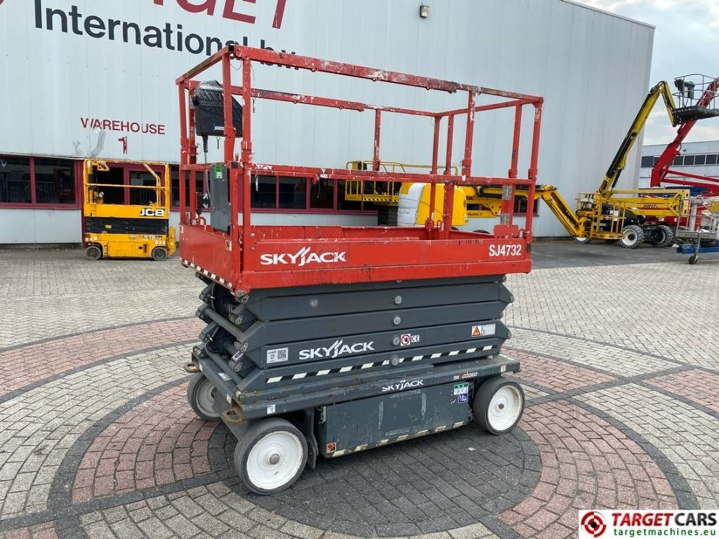 SkyJack SJ4732 Electric 4732 Scissor Work Lift 1165cm - Ножничный подъемник: фото 1 SkyJack SJ4732 Electric 4732 Scissor Work Lift 1165cm - Ножничный подъемник: фото 1