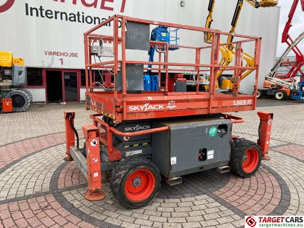 SkyJack SJ6826 RT Diesel 4x4 Scissor Work Lift 992cm  - Ножничный подъемник: фото 1 SkyJack SJ6826 RT Diesel 4x4 Scissor Work Lift 992cm  - Ножничный подъемник: фото 1