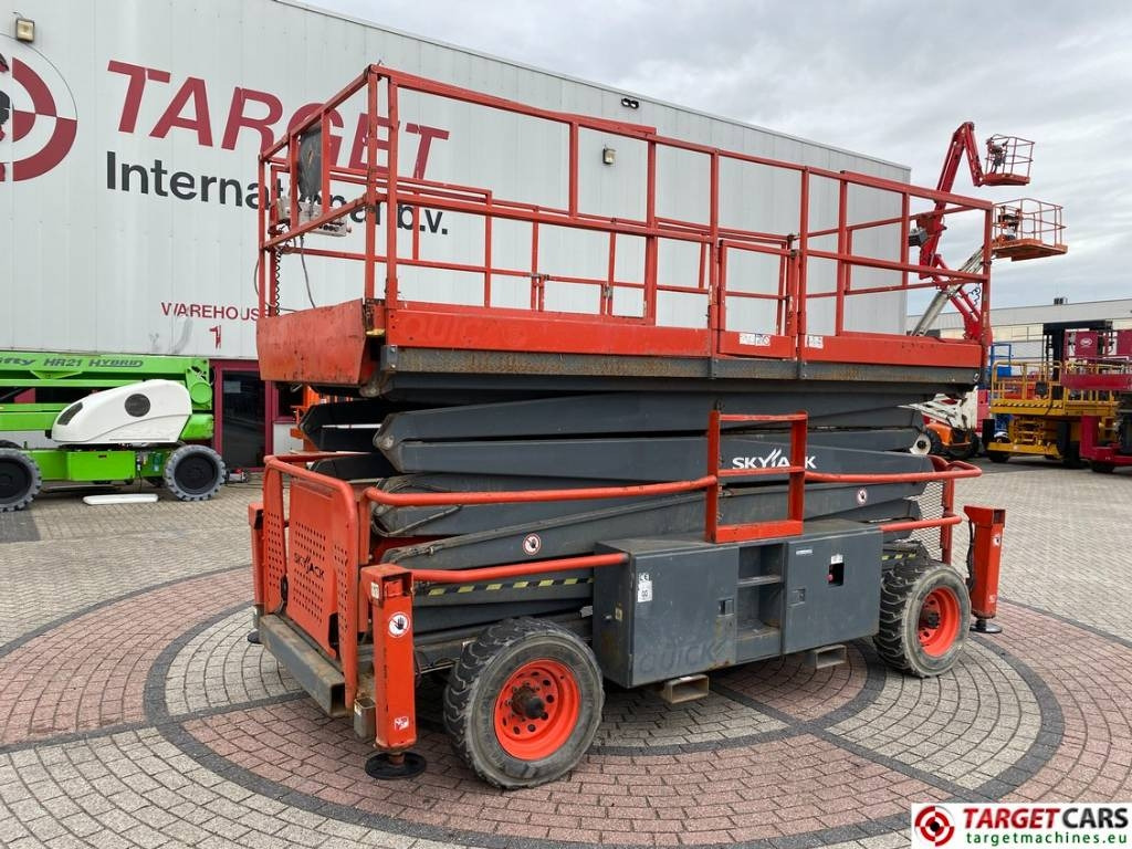 SkyJack SJ9250 RT Diesel 4x4 Scissor Work Lift 1720cm - Ножничный подъемник: фото 1 SkyJack SJ9250 RT Diesel 4x4 Scissor Work Lift 1720cm - Ножничный подъемник: фото 1