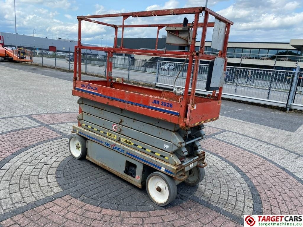SkyJack SJIII-3226 Electric 3226 Scissor Work Lift 990cm - Ножничный подъемник: фото 2 SkyJack SJIII-3226 Electric 3226 Scissor Work Lift 990cm - Ножничный подъемник: фото 2