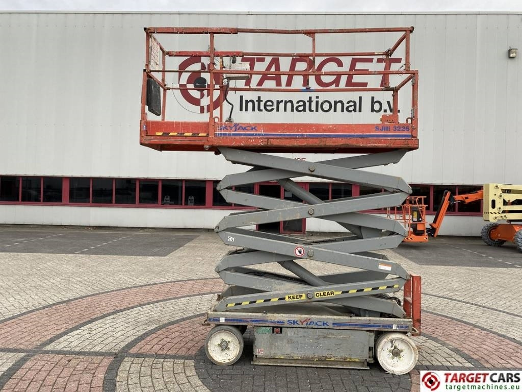 SkyJack SJIII-3226 Electric Scissor Work Lift 990cm  - Ножничный подъемник: фото 5 SkyJack SJIII-3226 Electric Scissor Work Lift 990cm  - Ножничный подъемник: фото 5