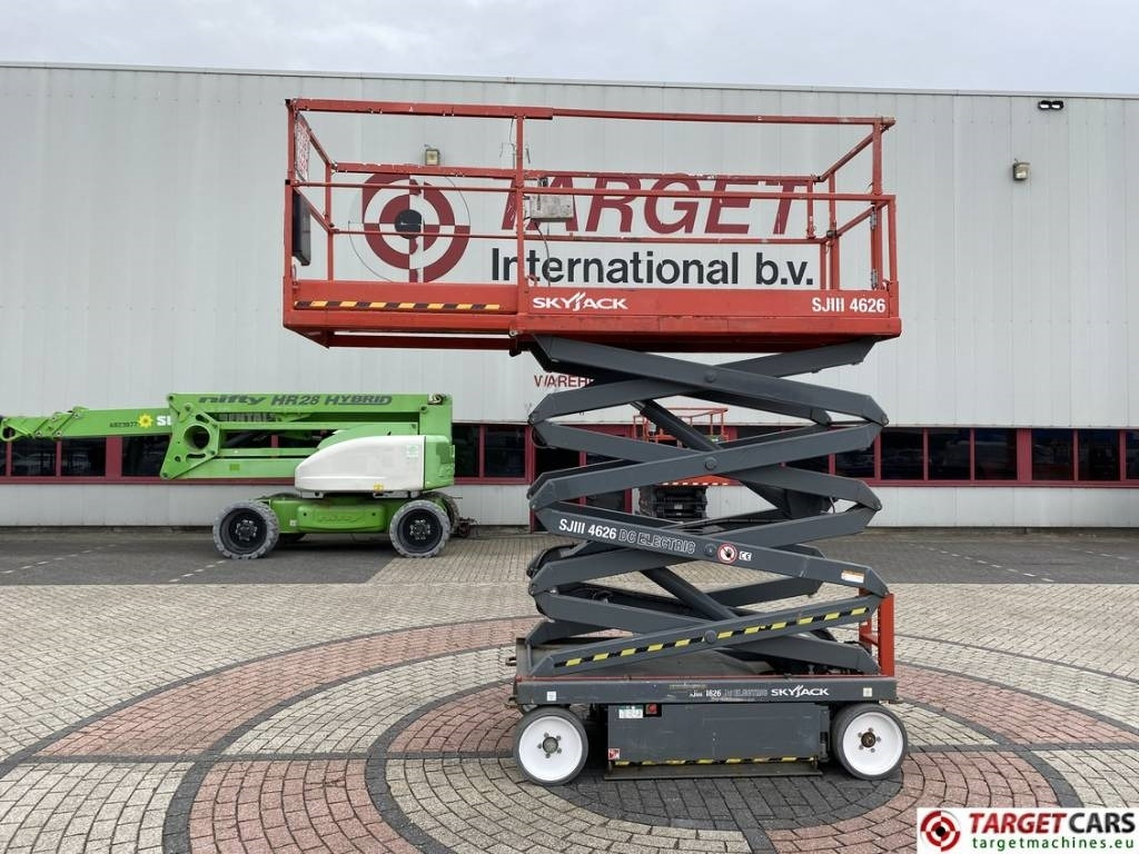 SkyJack SJIII-4626 Electric 4626 Scissor Work Lift 990cm  - Ножничный подъемник: фото 5 SkyJack SJIII-4626 Electric 4626 Scissor Work Lift 990cm  - Ножничный подъемник: фото 5