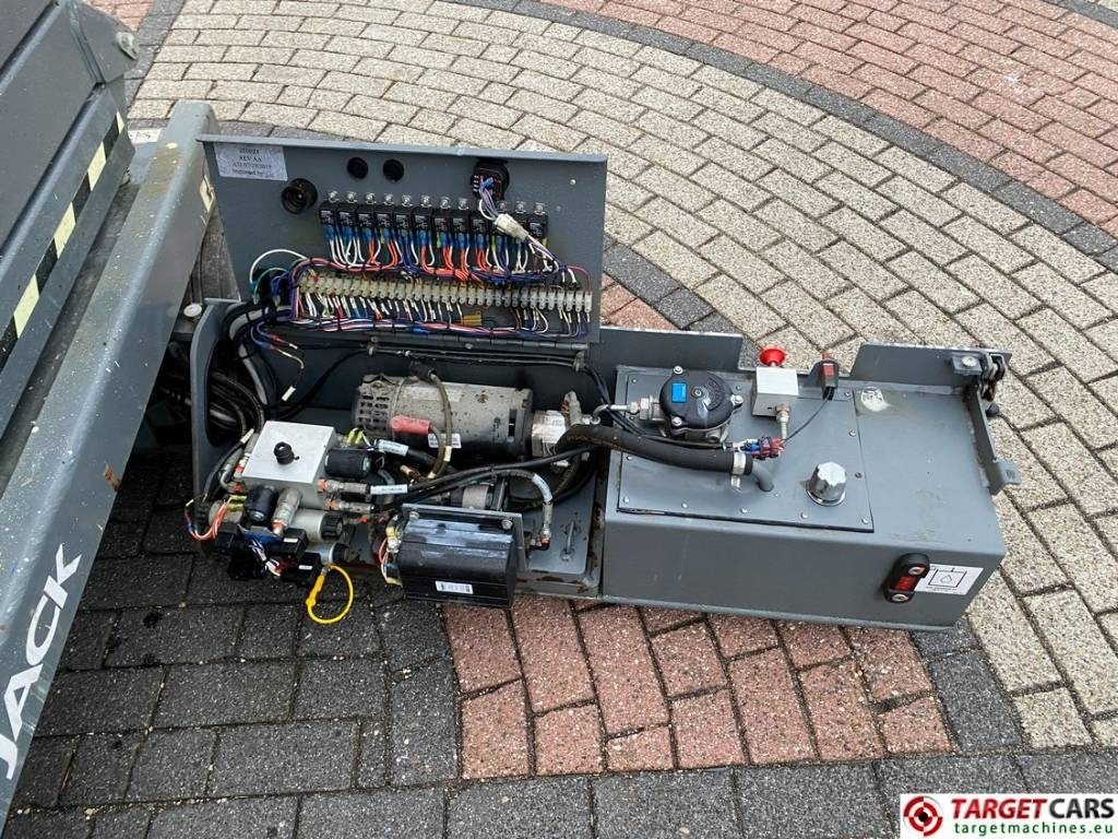 Ножничный подъемник SkyJack SJIII-4740 Electric 4740 Scissor Work Lift 1380cm: фото 17