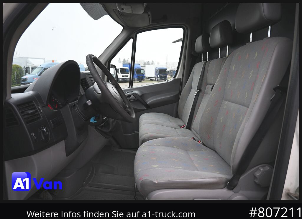 VOLKSWAGEN Crafter 35 L2H2 Kastenwagen, Klima, AHK - Цельнометаллический фургон: фото 3 VOLKSWAGEN Crafter 35 L2H2 Kastenwagen, Klima, AHK - Цельнометаллический фургон: фото 3