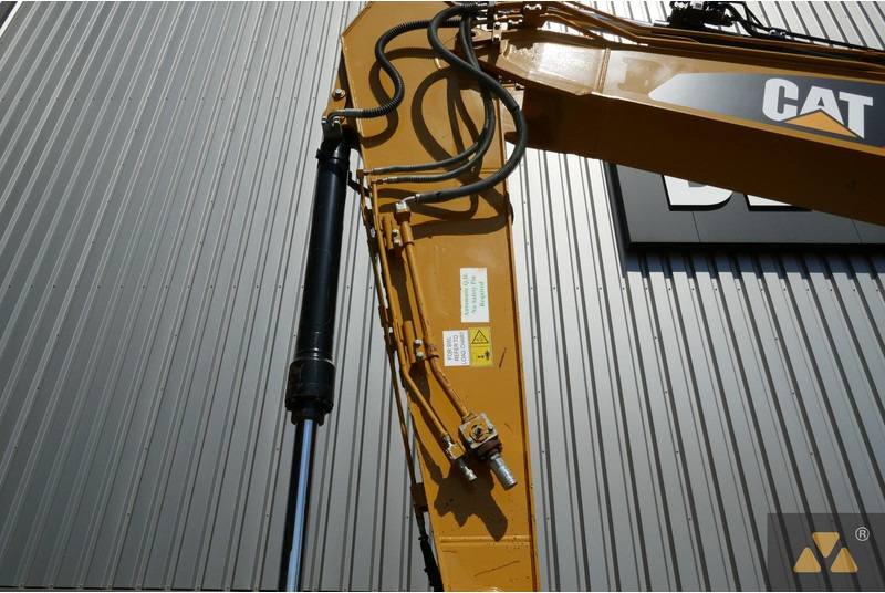 Гусеничный экскаватор Caterpillar 320FL: фото 13 Гусеничный экскаватор Caterpillar 320FL: фото 13