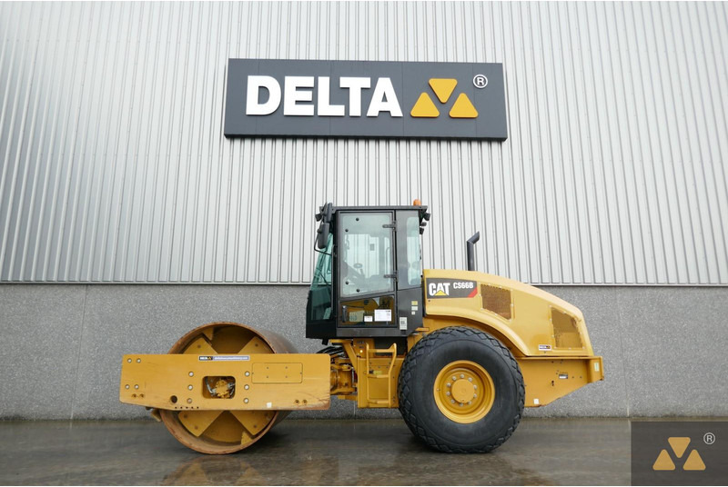 Caterpillar CS66B - Каток: фото 1 Caterpillar CS66B - Каток: фото 1