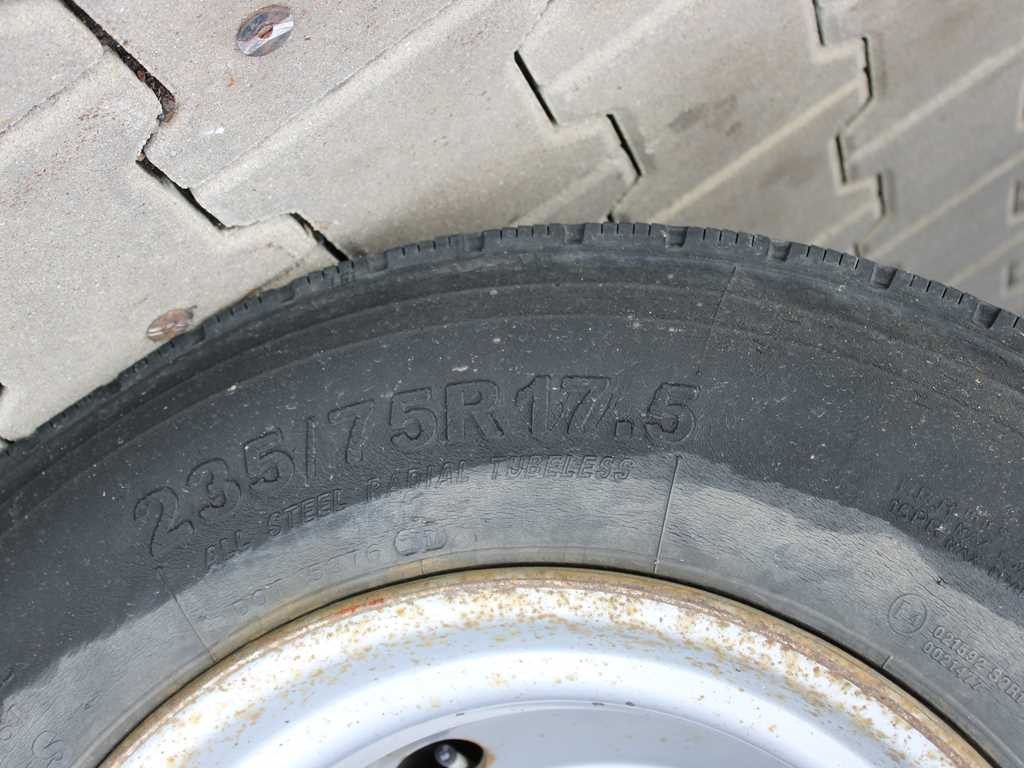 BG CA1 - Тентованный прицеп: фото 3 BG CA1 - Тентованный прицеп: фото 3