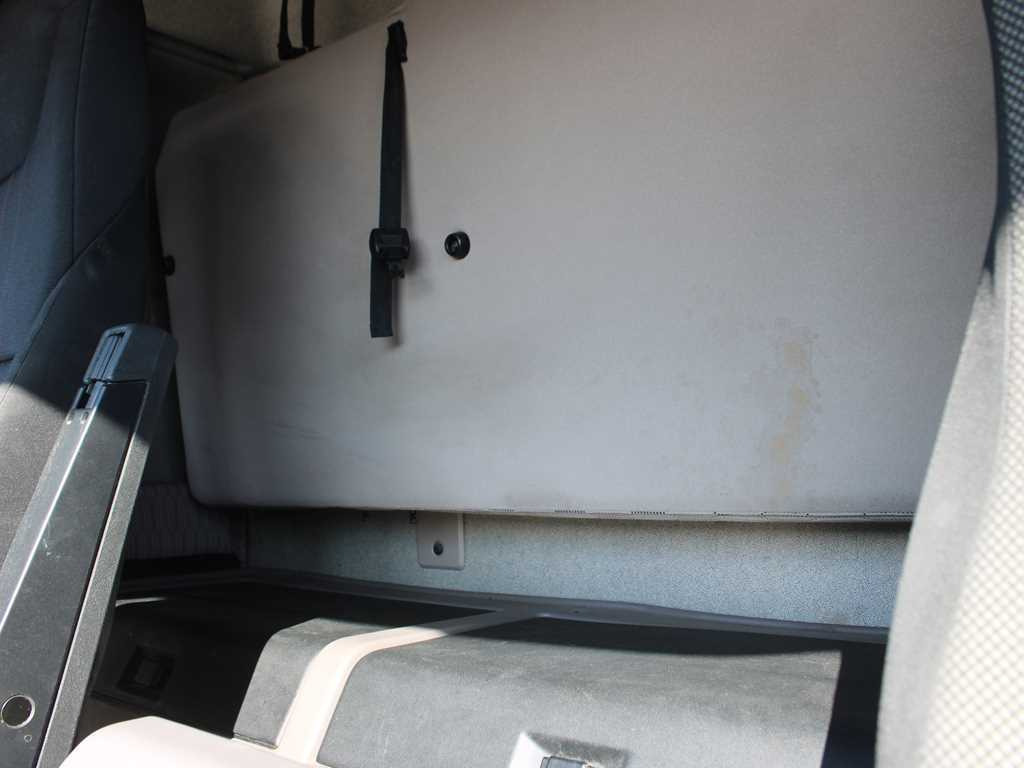 Тентованный грузовик DAF LF 210, EURO 6, SLEEPING BODY: фото 12 Тентованный грузовик DAF LF 210, EURO 6, SLEEPING BODY: фото 12