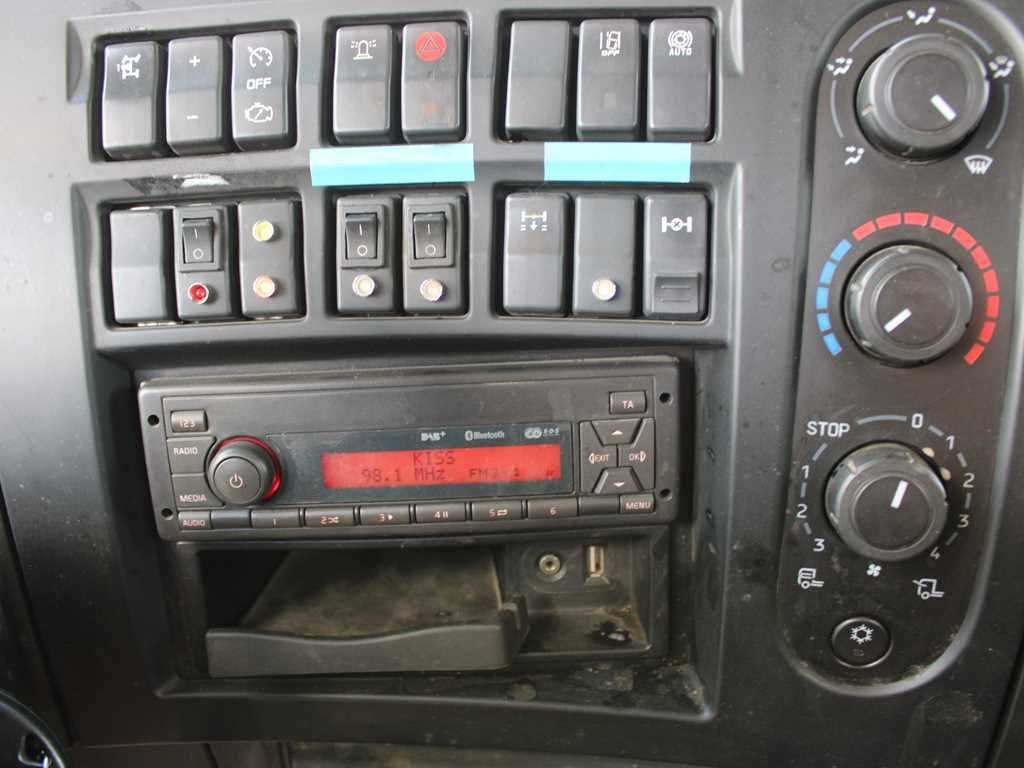 Грузовик с подъемником Renault D16, CRANE HMF 1130K- RC+ PLATFORM, PARKING CAM.: фото 13