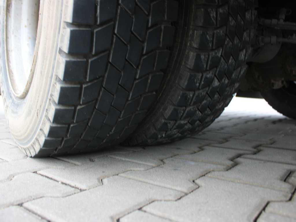 Грузовик с закрытым кузовом Renault MIDLUM 160.10, EURO 4, HYDRAULIC FRONT, TIRE 80%: фото 17 Грузовик с закрытым кузовом Renault MIDLUM 160.10, EURO 4, HYDRAULIC FRONT, TIRE 80%: фото 17