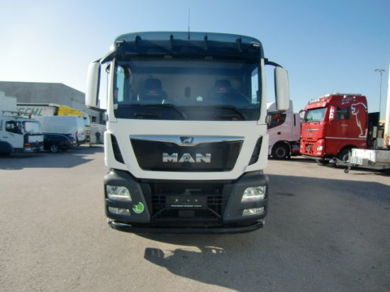 MAN TGS 18.420 Tiertransporter,Euro 6, Manual Seilwinde, el. Ladebordwand Voll Luft - Коневоз: фото 2 MAN TGS 18.420 Tiertransporter,Euro 6, Manual Seilwinde, el. Ladebordwand Voll Luft - Коневоз: фото 2