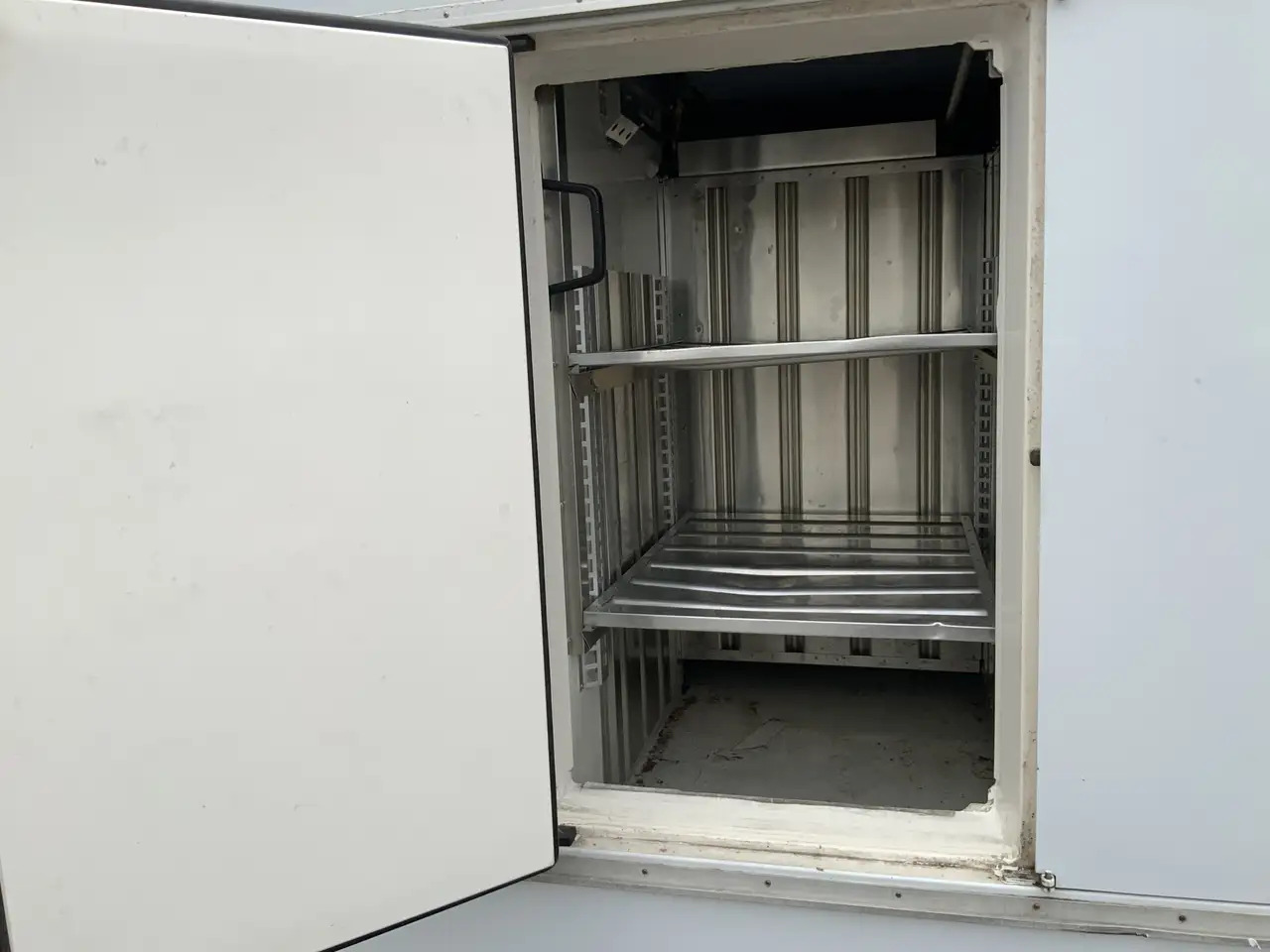 Mercedes-Benz Sprinter 310 2.2 CDI 366 ijswagen 40 gr _0 Deuren 10 Euro 5 - Малотоннажный рефрижератор: фото 5 Mercedes-Benz Sprinter 310 2.2 CDI 366 ijswagen 40 gr _0 Deuren 10 Euro 5 - Малотоннажный рефрижератор: фото 5