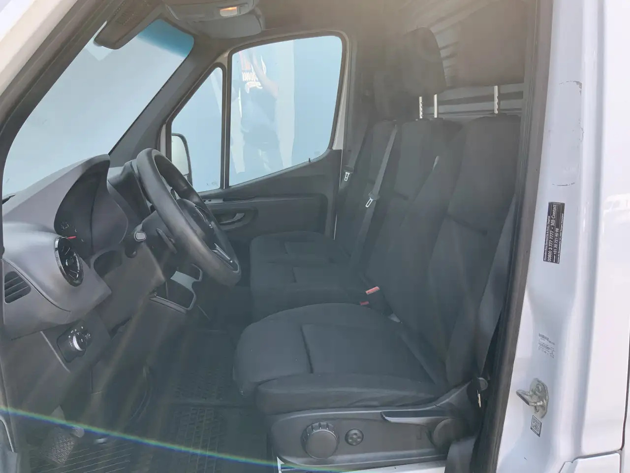 Mercedes-Benz Sprinter 311 2.2 CDI L2H2 Automaat Airco 3 Zits 2000 kg Sid - Цельнометаллический фургон: фото 4 Mercedes-Benz Sprinter 311 2.2 CDI L2H2 Automaat Airco 3 Zits 2000 kg Sid - Цельнометаллический фургон: фото 4
