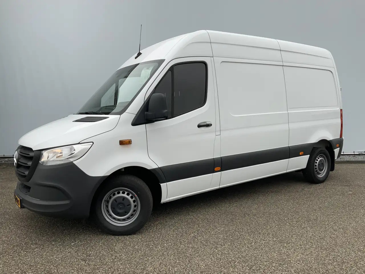 Mercedes-Benz Sprinter 314 2.2 CDI L2H2 Airco Camera Navi 3 Zits MBUX Sch - Цельнометаллический фургон: фото 1 Mercedes-Benz Sprinter 314 2.2 CDI L2H2 Airco Camera Navi 3 Zits MBUX Sch - Цельнометаллический фургон: фото 1