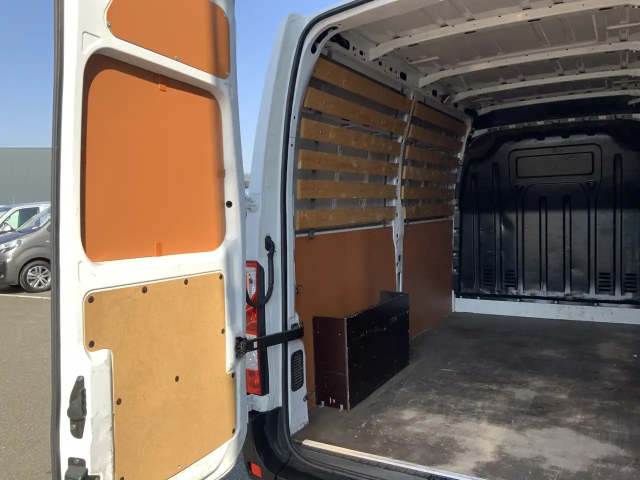Цельнометаллический фургон Renault Master T35 2.3 dCi 135 L2H2 Airco Cruise Navi Side Bar Ca: фото 10