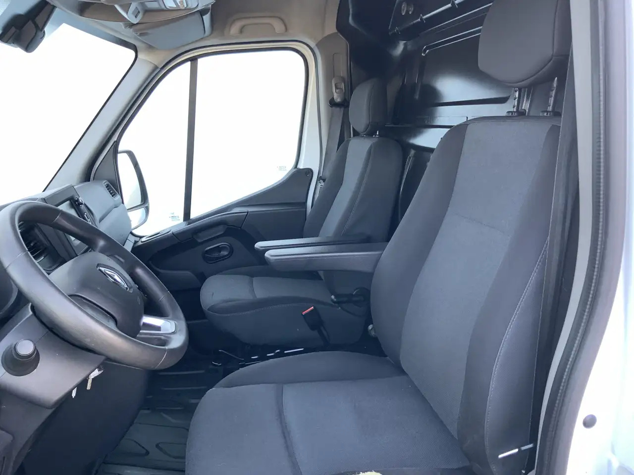 Цельнометаллический фургон Renault Master T35 2.3 dCi 135 L2H2 Airco Cruise Navi Side Bar Ca: фото 8