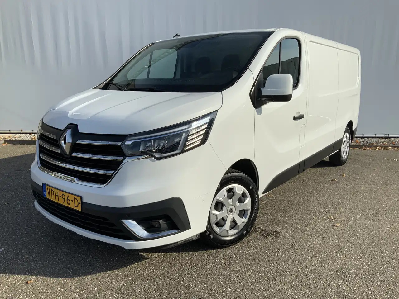 Renault Trafic 2.0 dCi 130 T30 L2H1 Work Edition Airco Cruise Nav - Цельнометаллический фургон: фото 1 Renault Trafic 2.0 dCi 130 T30 L2H1 Work Edition Airco Cruise Nav - Цельнометаллический фургон: фото 1