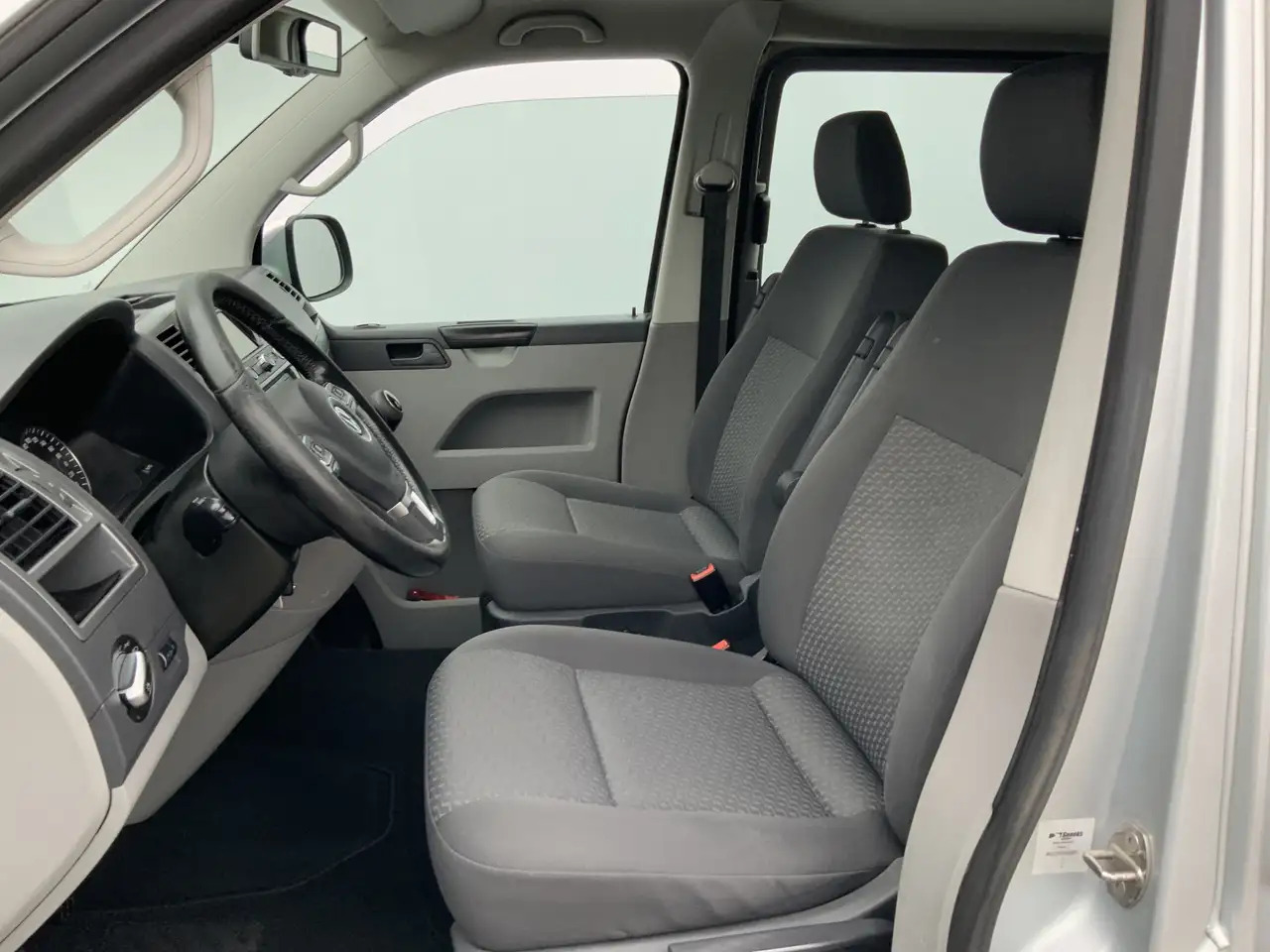 Volkswagen T5 Transporter MARGE 2.0 TDI L2H1 Dub Cab Airco Cruise Alu Velg S - Грузопассажирский фургон: фото 4 Volkswagen T5 Transporter MARGE 2.0 TDI L2H1 Dub Cab Airco Cruise Alu Velg S - Грузопассажирский фургон: фото 4