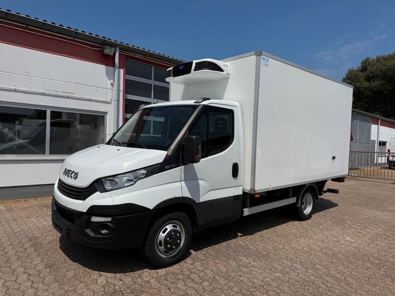 Iveco Daily 35C16 Tiefkühlkoffer Carrier Pulsor350 LWB - Малотоннажный рефрижератор: фото 1 Iveco Daily 35C16 Tiefkühlkoffer Carrier Pulsor350 LWB - Малотоннажный рефрижератор: фото 1