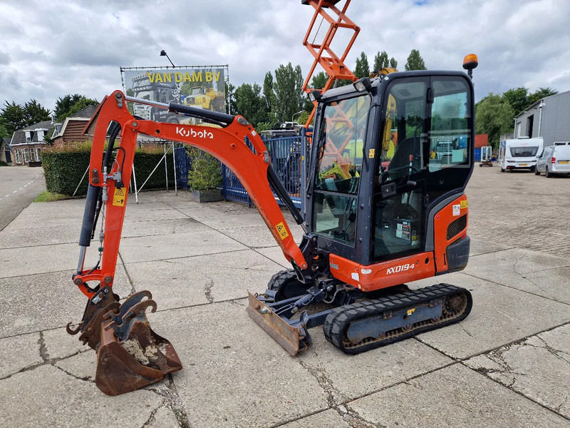 Kubota KX019-4 CW05 met 2 bakken - Мини-экскаватор: фото 1 Kubota KX019-4 CW05 met 2 bakken - Мини-экскаватор: фото 1