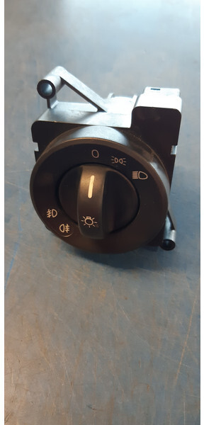 Mercedes-Benz A9435450004 A9435450004 - Приборная панель для Грузовиков: фото 1 Mercedes-Benz A9435450004 A9435450004 - Приборная панель для Грузовиков: фото 1