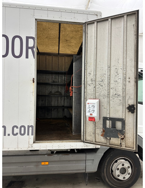 Mercedes-Benz Atego 1018 - Грузовик с закрытым кузовом: фото 4 Mercedes-Benz Atego 1018 - Грузовик с закрытым кузовом: фото 4