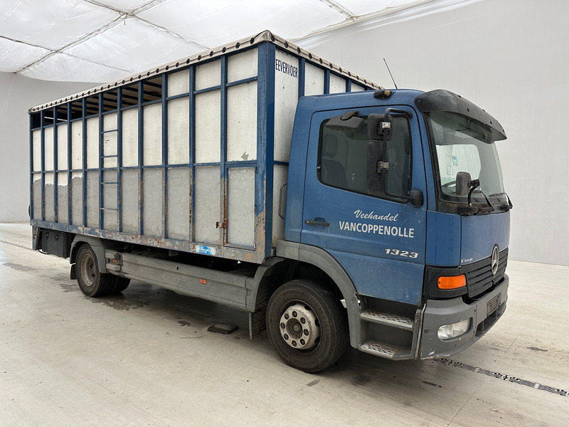 Mercedes-Benz Atego 1323 - Грузовик для перевозки животных: фото 3 Mercedes-Benz Atego 1323 - Грузовик для перевозки животных: фото 3