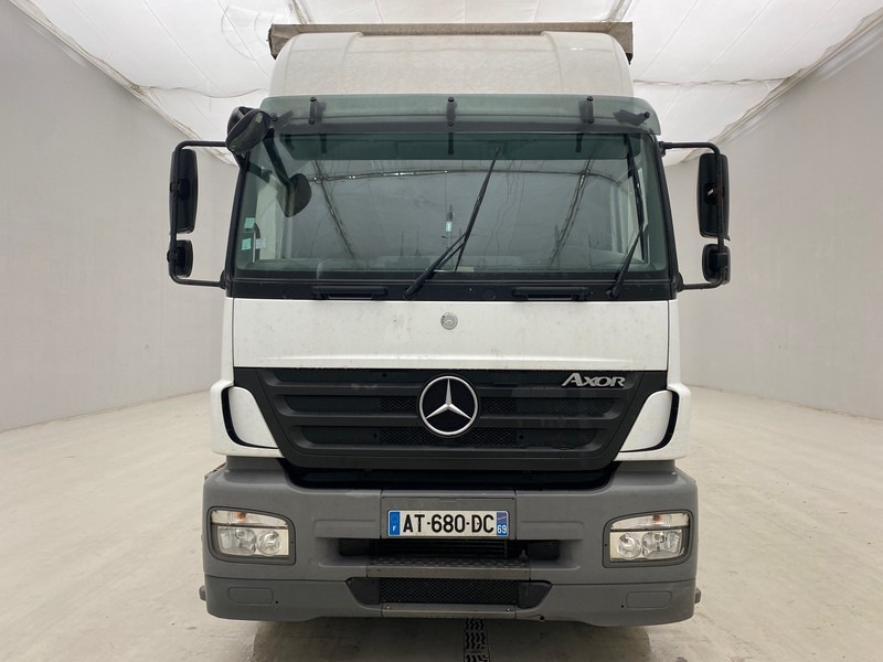 Mercedes-Benz Axor 1824* - Тентованный грузовик: фото 2 Mercedes-Benz Axor 1824* - Тентованный грузовик: фото 2