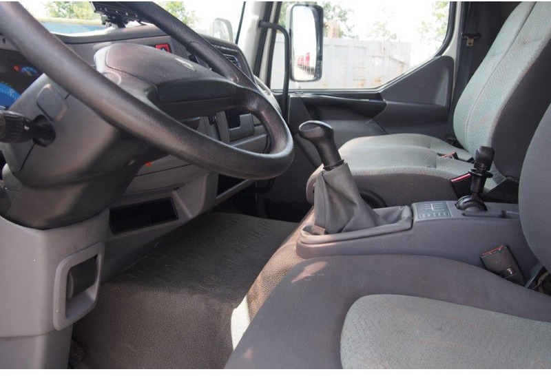 Грузовик с закрытым кузовом Renault Midlum 220 DCi: фото 9 Грузовик с закрытым кузовом Renault Midlum 220 DCi: фото 9