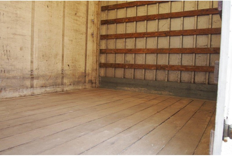 Грузовик с закрытым кузовом Renault Midlum 220 DCi: фото 7 Грузовик с закрытым кузовом Renault Midlum 220 DCi: фото 7