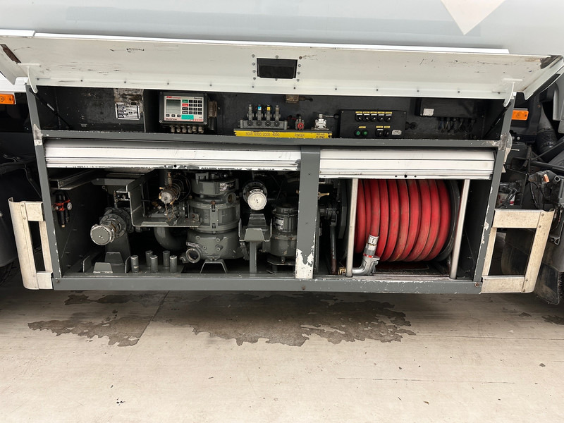 Renault Midlum 300 DXi - Грузовик-цистерна: фото 4 Renault Midlum 300 DXi - Грузовик-цистерна: фото 4