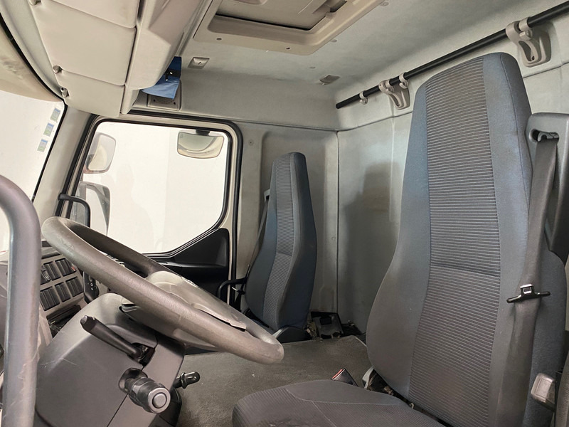Грузовик с закрытым кузовом Volvo FL 240: фото 10
