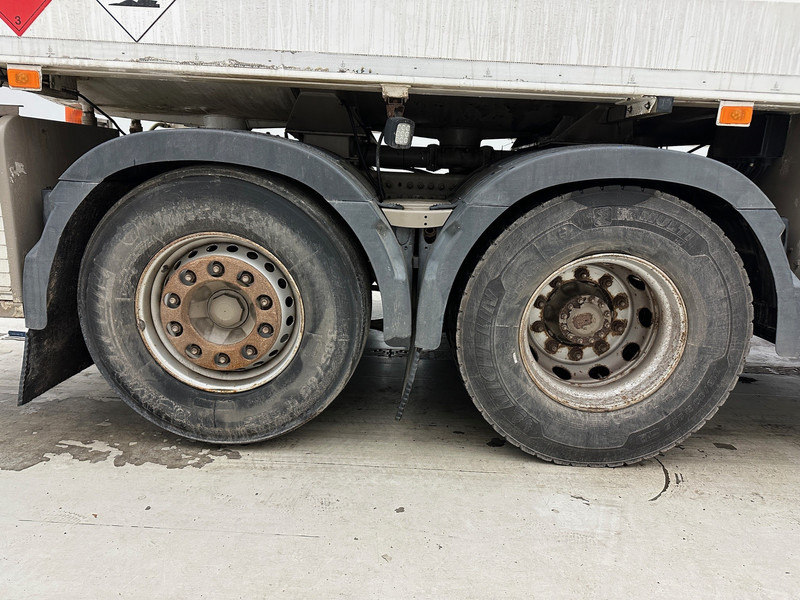 Грузовик-цистерна для транспортировки топлива Volvo FM 380 - 6x2: фото 8