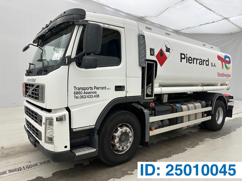 Volvo FM400 - Грузовик-цистерна: фото 1 Volvo FM400 - Грузовик-цистерна: фото 1