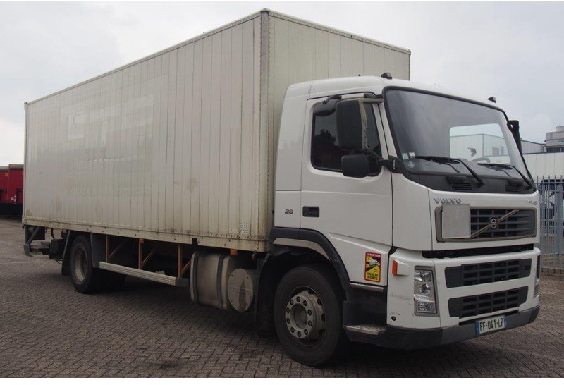 Volvo FM9.260 - Грузовик с закрытым кузовом: фото 3 Volvo FM9.260 - Грузовик с закрытым кузовом: фото 3