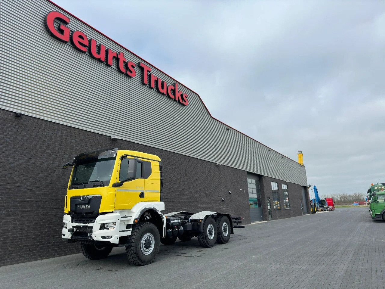 MAN TGS 33.540 6X6 BB CH HEAVY DUTY CHASSIS CABINE/N - Грузовик-шасси: фото 2 MAN TGS 33.540 6X6 BB CH HEAVY DUTY CHASSIS CABINE/N - Грузовик-шасси: фото 2
